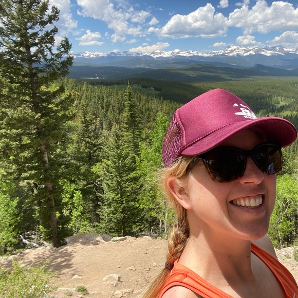 Meet your Posher, Alyssa - Picture 3 of 5